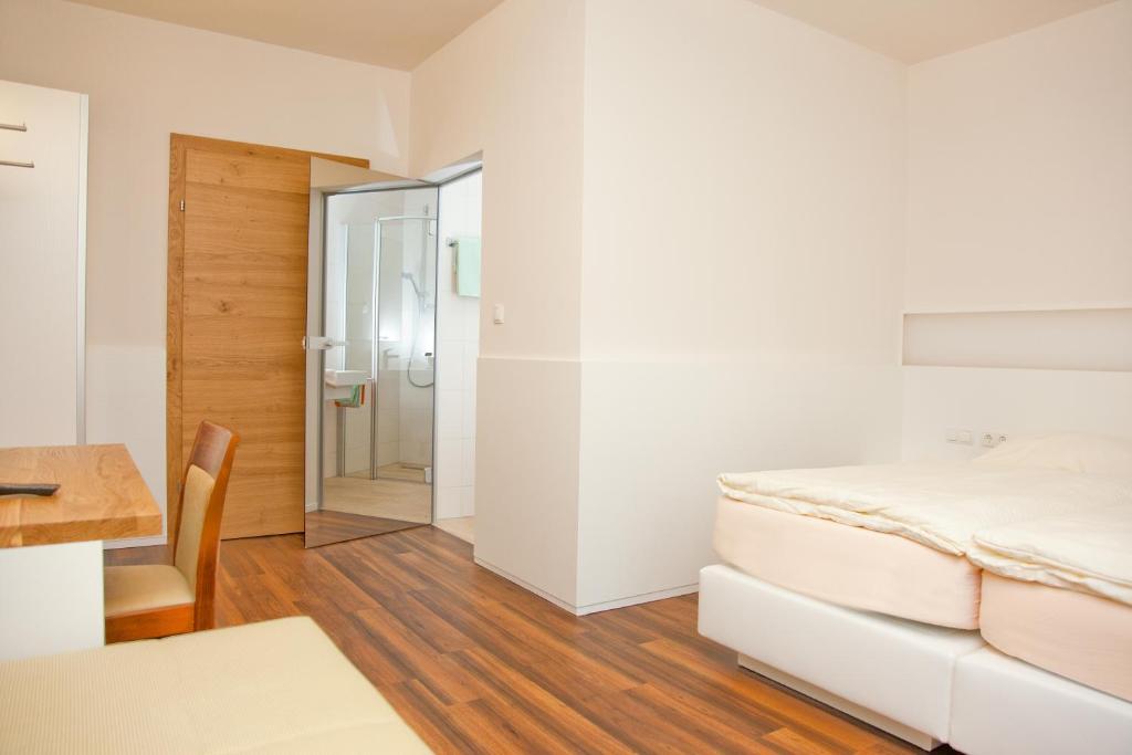 Gasthof Pack "Zur Lebing Au" Hartberg Habitación foto