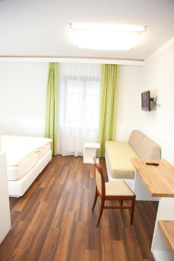 Gasthof Pack "Zur Lebing Au" Hartberg Habitación foto